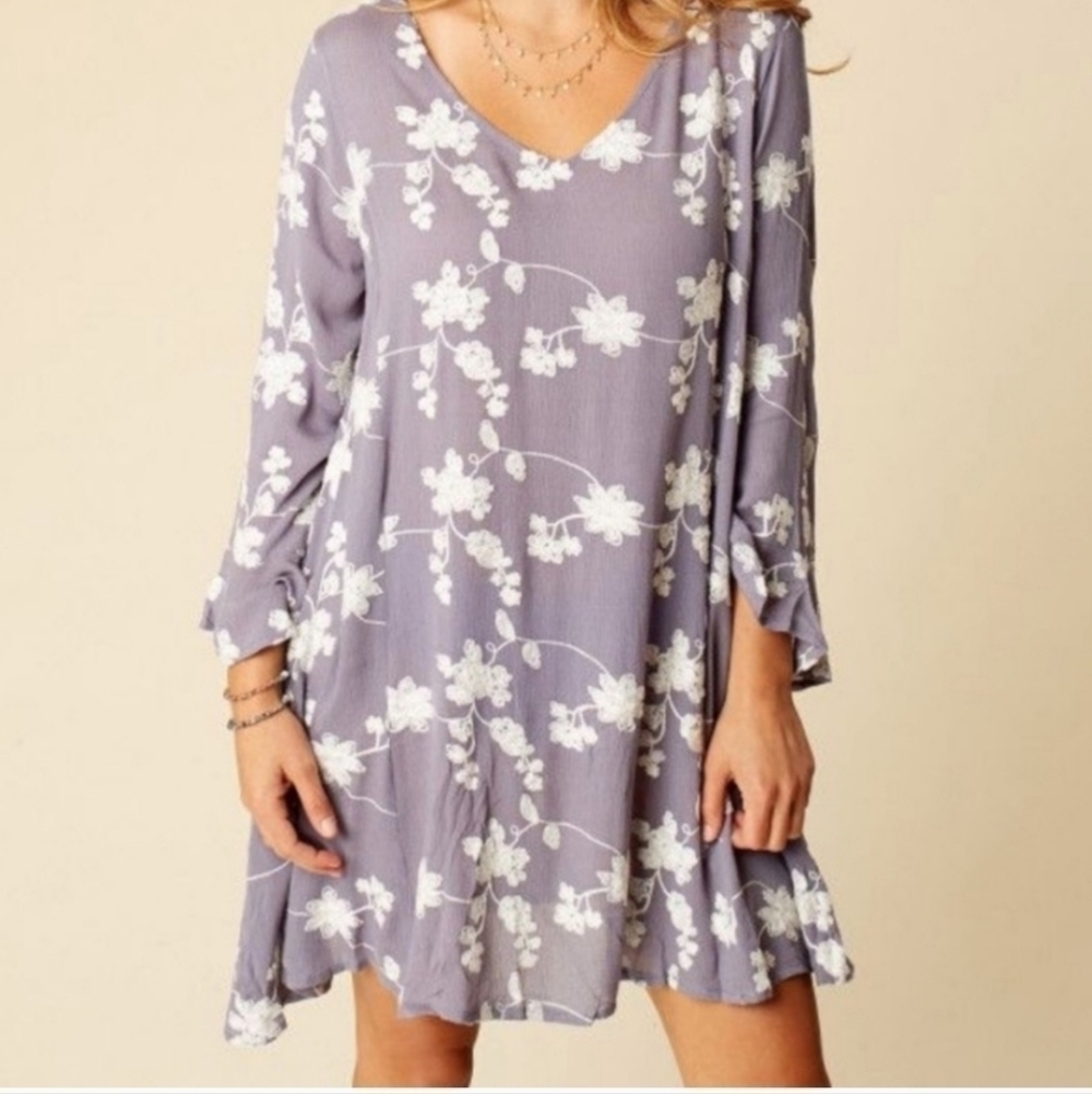 Altar'd-State Cool Grey White Floral Embroidered Bell Sleeve Cut-Out Back Mini S